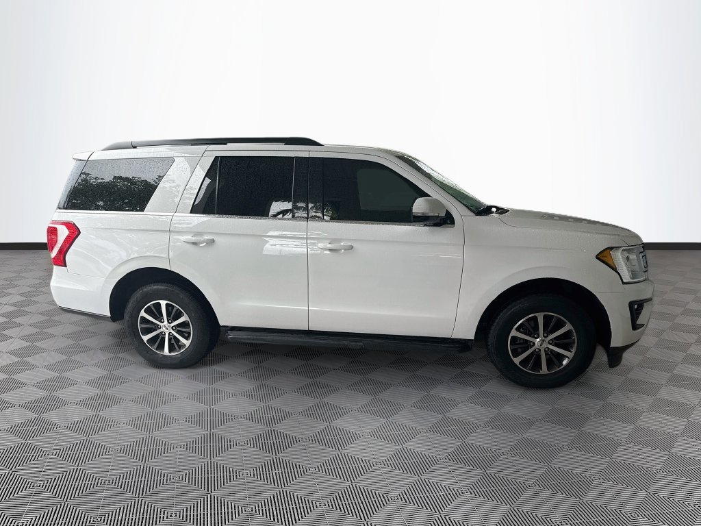 Used 2020 Ford Expedition XLT w/ Equipment Group 201A AWD/4WD image 5