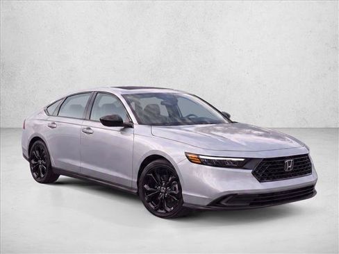 Used 2025 Honda Accord SE image 3