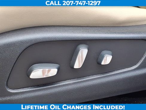 Used 2017 Cadillac XT5 Luxury AWD/4WD image 12