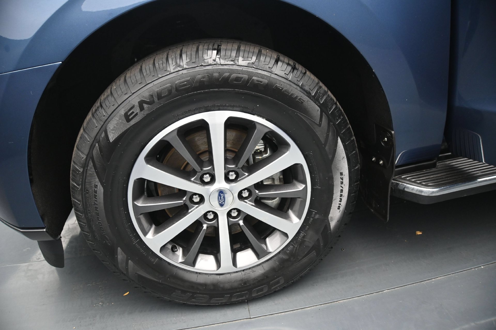 Used 2019 Ford Expedition XLT w/ Equipment Group 202A AWD/4WD image 28