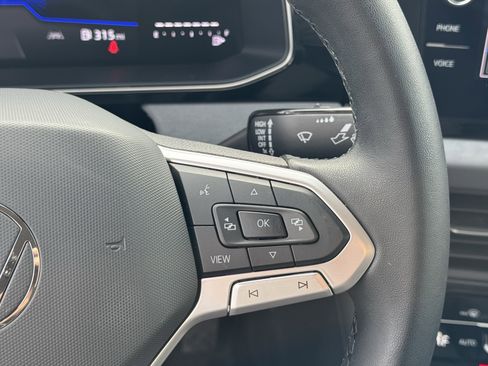 Used 2025 Volkswagen Jetta SE image 21