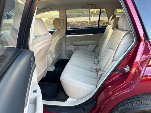 Used 2011 Subaru Outback 2.5i Premium image 26