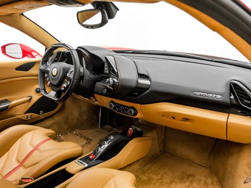 Used 2017 Ferrari 488 GTB RWD image 58