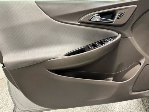 Used 2021 Chevrolet Malibu LT FWD image 11