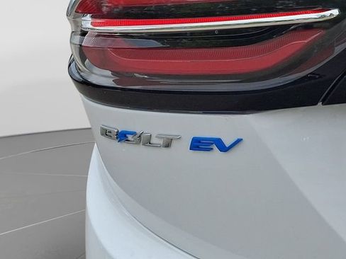 Used 2023 Chevrolet Bolt LT w/ Driver Confidence Package FWD image 34