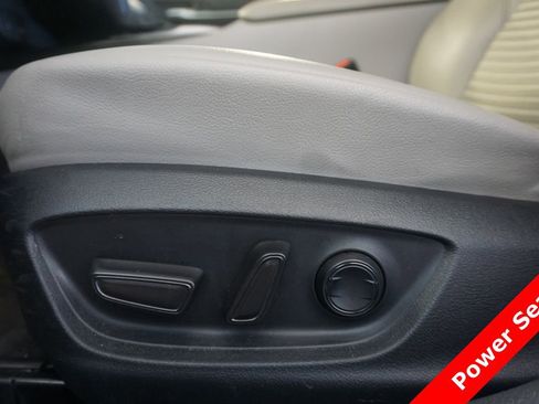 Used 2024 Toyota Camry SE FWD image 6