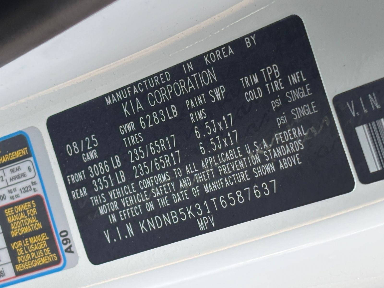 Used 2026 Kia Carnival FWD image 31