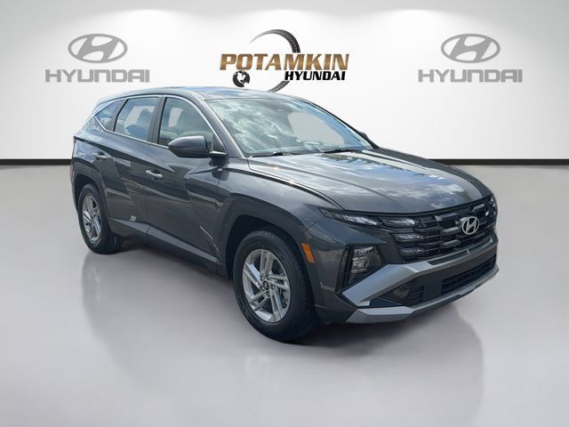 Used 2025 Hyundai Tucson SE FWD image 3