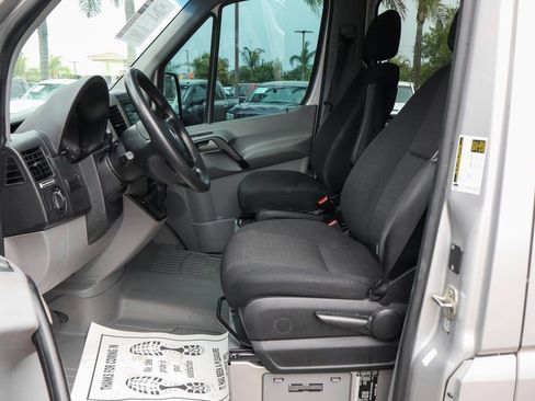 Used 2016 Mercedes-Benz Sprinter 2500 image 17