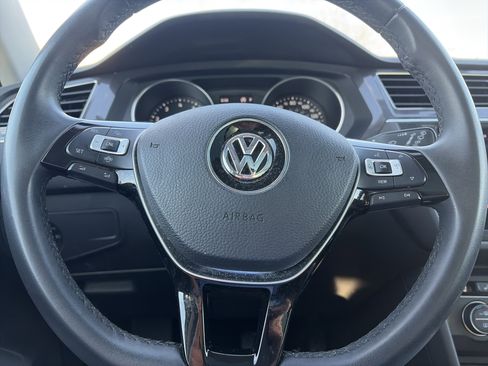 Used 2020 Volkswagen Tiguan SE w/ Panoramic Sunroof Package image 21