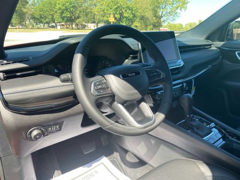 New 2025 Jeep Compass Latitude w/ Altitude Special Edition image 11