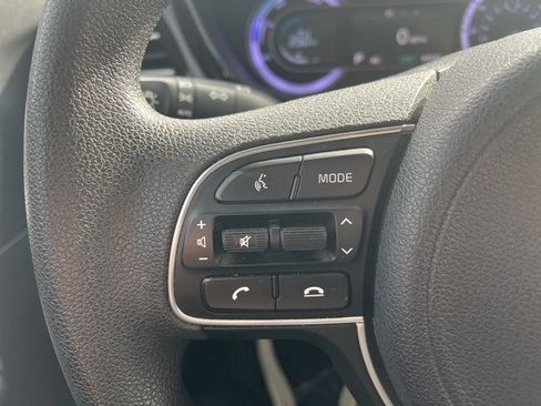 Used 2022 Kia Niro LX image 21