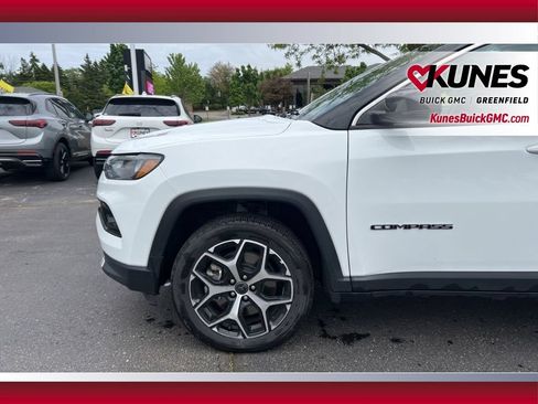 Used 2025 Jeep Compass Limited AWD/4WD image 15