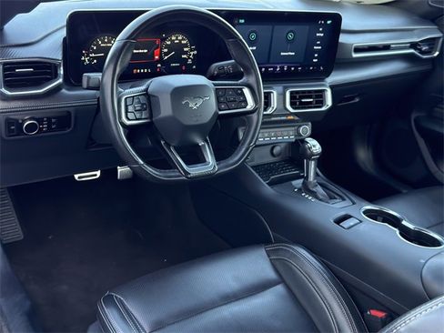 Used 2024 Ford Mustang Premium image 9