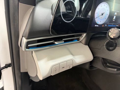 Used 2023 Hyundai Elantra Limited FWD image 5