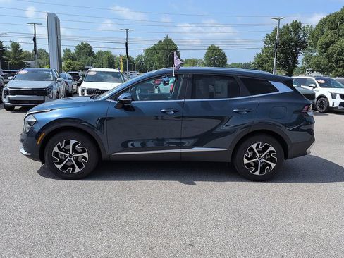 Used 2023 Kia Sportage EX AWD/4WD image 4
