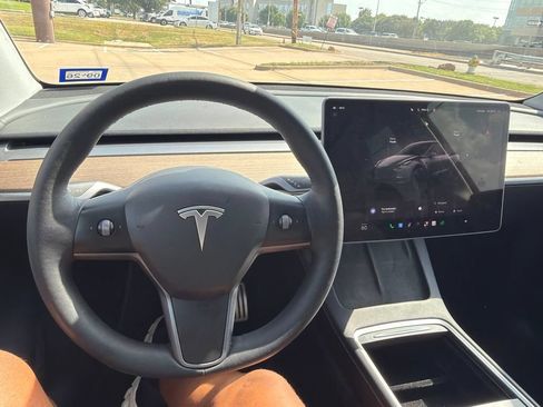 Used 2022 Tesla Model Y Performance AWD/4WD image 9