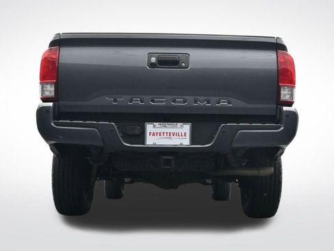 Used 2017 Toyota Tacoma TRD Off-Road image 34