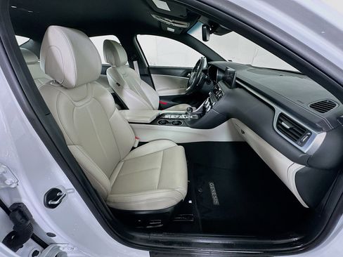 Used 2023 Genesis G70 2.0T image 30