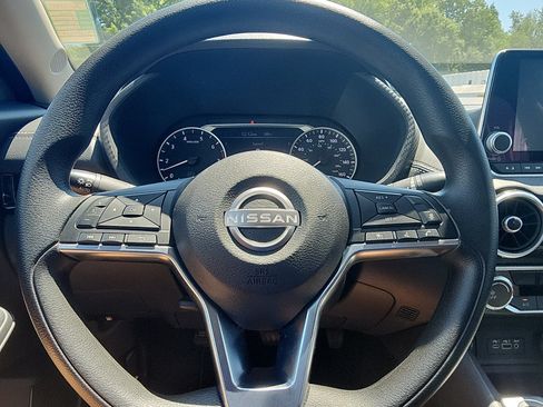 Used 2025 Nissan Sentra SV FWD image 15