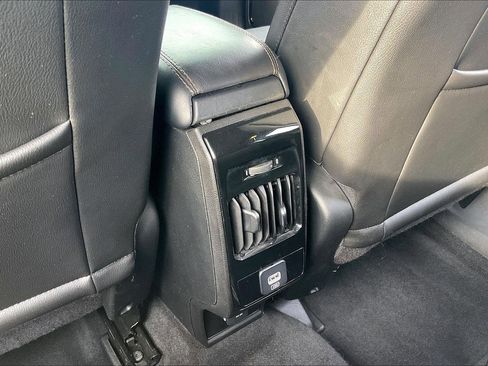 Used 2022 Jeep Compass Limited image 39