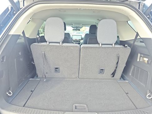 Used 2025 Ford Explorer Active AWD/4WD image 12
