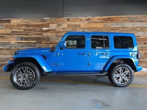 Used 2023 Jeep Wrangler Unlimited Sahara image 21