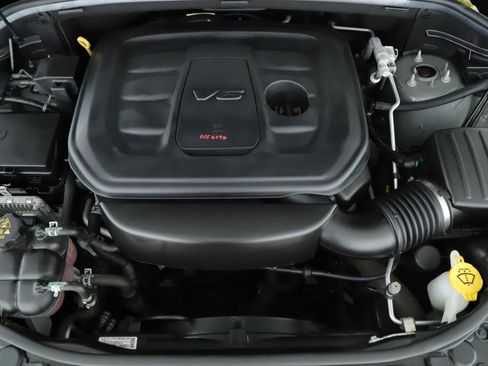 Used 2021 Jeep Grand Cherokee Laredo X image 18