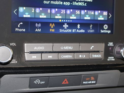 Used 2024 Nissan Frontier SV image 31