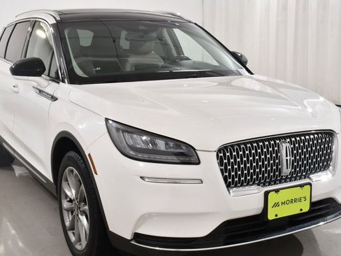 Used 2022 Lincoln Corsair AWD w/ Premium Package image 4