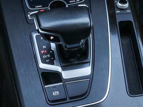 Used 2020 Audi Q5 e Premium w/ Convenience Package AWD/4WD image 27