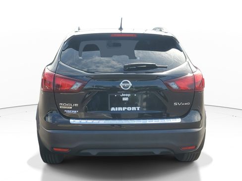 Used 2017 Nissan Rogue Sport SV w/ SV Premium Package AWD/4WD image 6
