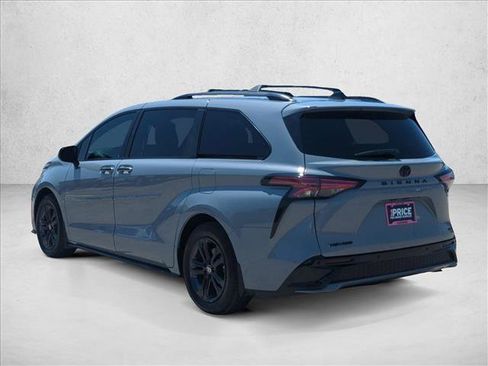 Used 2026 Toyota Sienna XSE AWD/4WD image 8