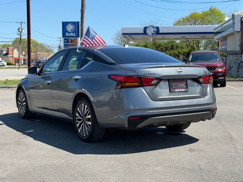 Used 2023 Nissan Altima 2.5 SV FWD image 3