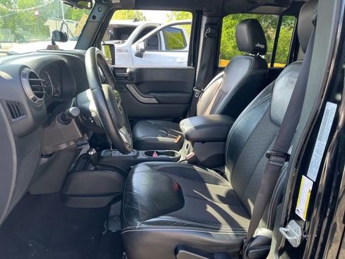 Used 2018 Jeep Wrangler Unlimited Sport image 6