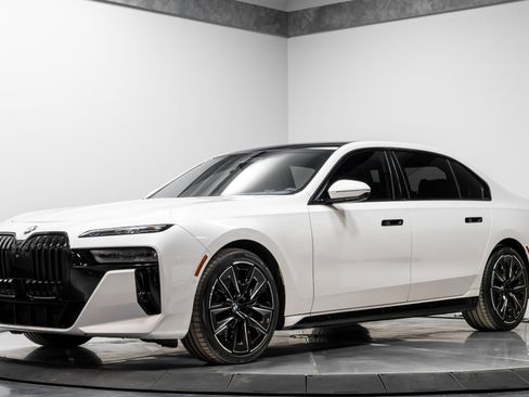 Used 2023 BMW 760i xDrive 760i xDrive image 2