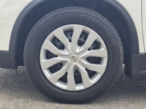 Used 2015 Nissan Rogue S AWD/4WD image 7