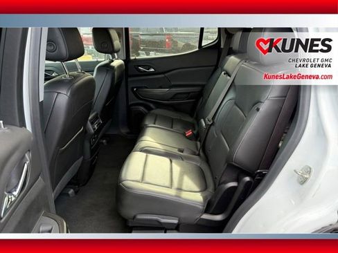 Used 2023 GMC Acadia SLT image 18