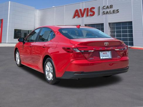 Used 2025 Toyota Camry LE image 9