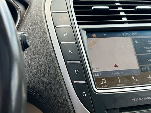 Used 2017 Lincoln MKX Reserve w/ Lincoln MKX Climate Package FWD image 22