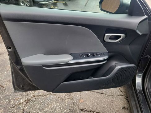 Used 2025 Kia K4 FWD image 18