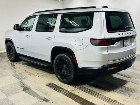 Used 2024 Jeep Wagoneer Series II image 4