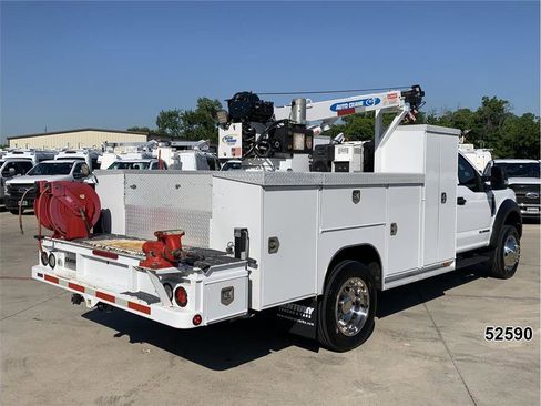 Used 2019 Ford F550 2WD Regular Cab Super Duty image 2