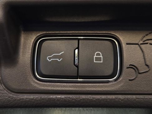 Used 2021 Ford Explorer Platinum w/ Equipment Group 601A AWD/4WD image 14