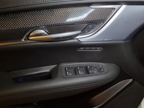 Used 2025 Cadillac XT5 Sportv w/ LPO, Bronce Accent Package image 13