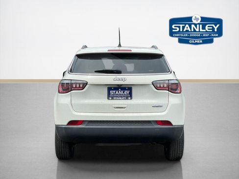 Used 2018 Jeep Compass Latitude FWD image 6