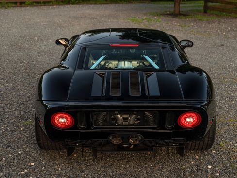 Used 2006 Ford GT RWD image 11