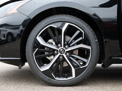 New 2025 Nissan Altima 2.5 SR image 8