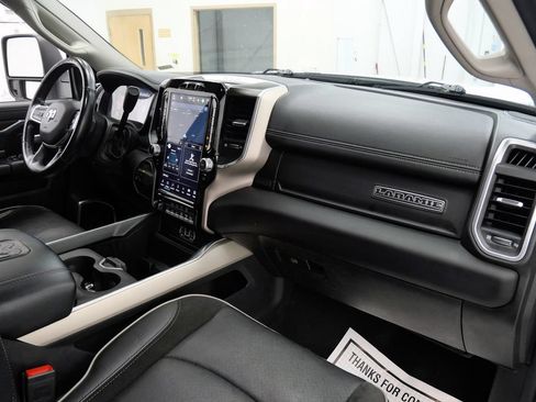 Used 2023 RAM 2500 Laramie AWD/4WD image 17