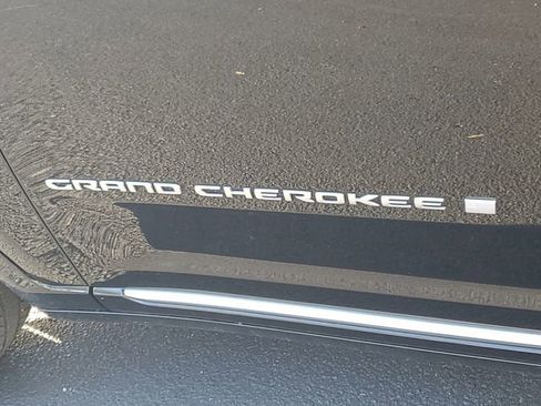 Used 2021 Jeep Grand Cherokee L Summit w/ Advanced Protech Group IV image 28